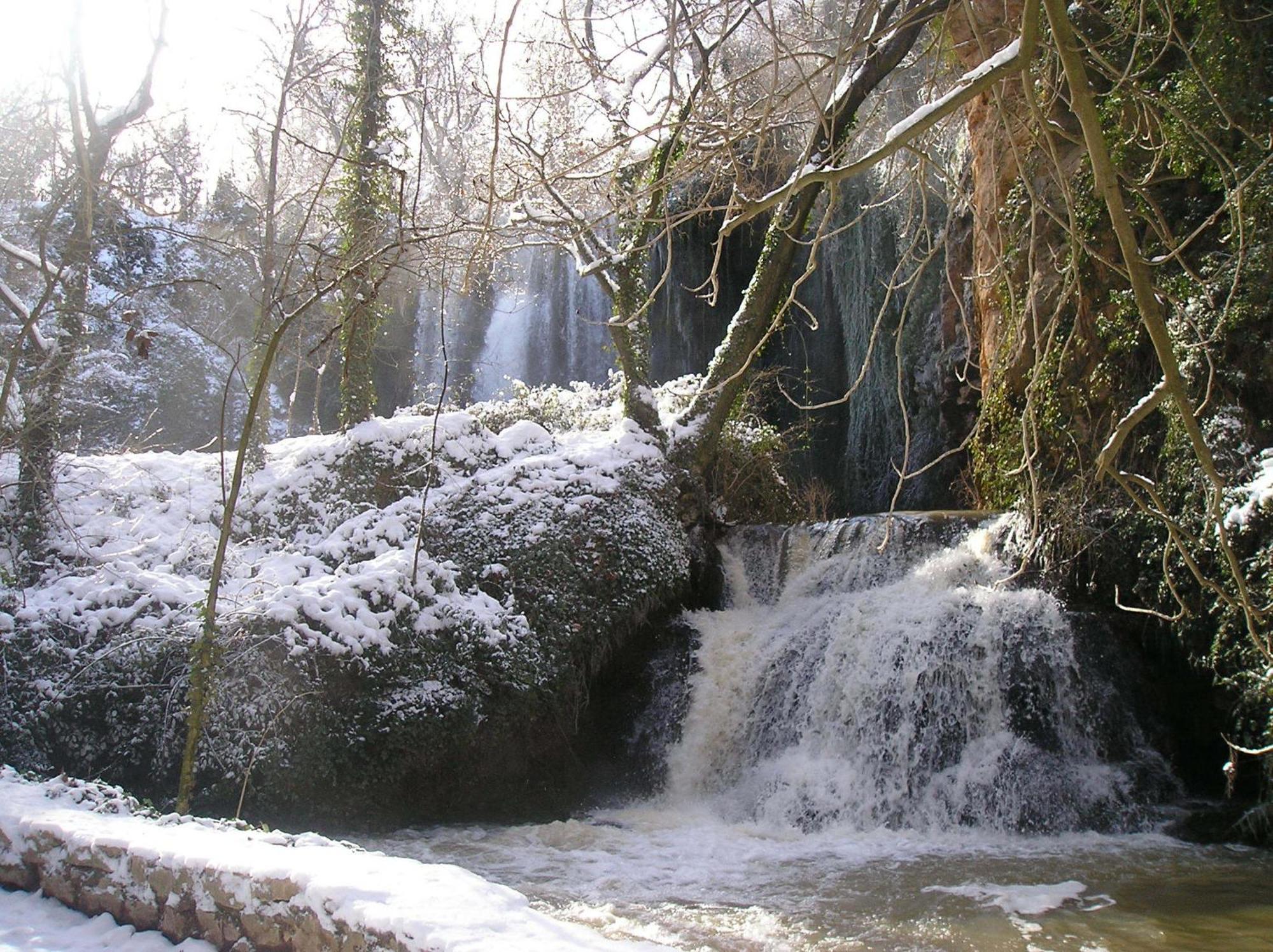 Casa Rural Ruta Del Agua 4 Hab Al Lado Monasterio De Piedra Munebrega Ngoại thất bức ảnh